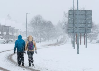 Cidade mais fria do mundo tem vida sofrida no dia a dia
