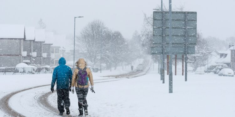 Cidade mais fria do mundo tem vida sofrida no dia a dia