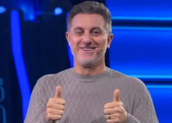 Com contrato de cinco anos e programa histórico, Luciano Huck ganha salário de faraó na Globo
