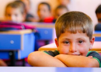 Crianças que estudam em escola pública podem sacar R$ 150