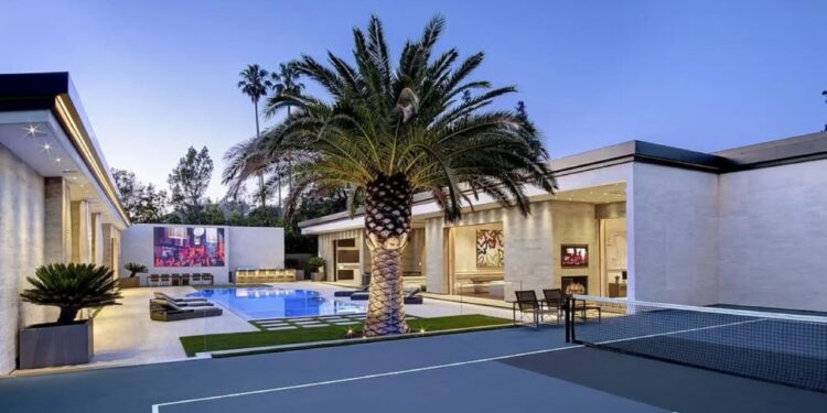 Digital Influencer comprou mansão de R$ 200 milhões com luxo de gente rica