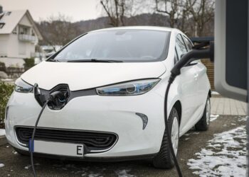 Carregador inédito e ultrarrápido chega ao Brasil para carros elétricos e vai custar R$ 1,5 milhão