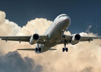 Gigante empresa de aeronaves transporta 92 milhões de pessoas por ano e sobrevoa o mundo inteiro