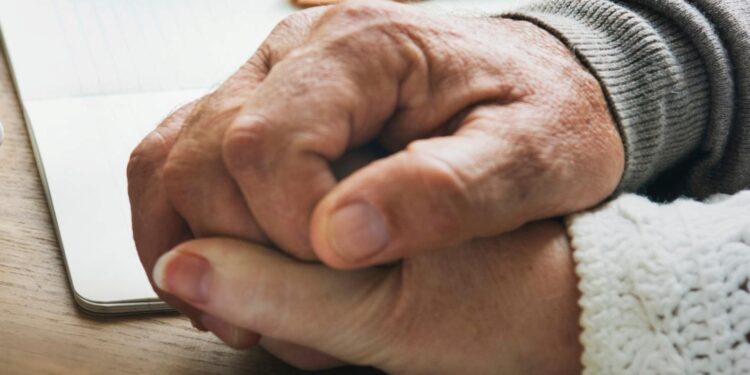 Idosos que possuem bens nos seus nomes recebem comunicado geral do cartório