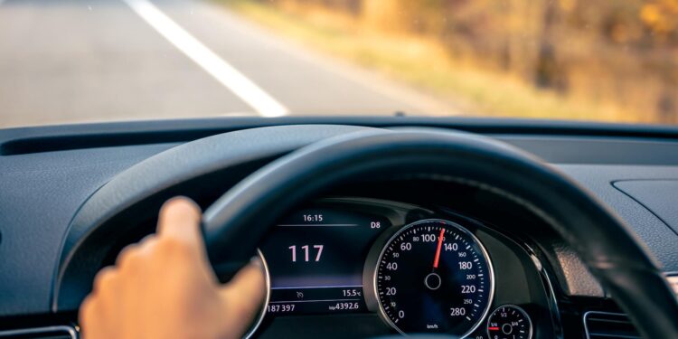 Limite de velocidade nas estradas para o verão foi decidido