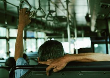 Ônibus não vão mais aceitar pagamento em dinheiro dos passageiros nesta cidade do Brasil