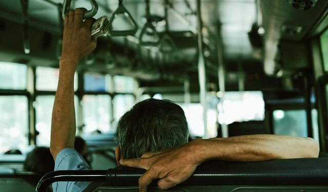Ônibus não vão mais aceitar pagamento em dinheiro dos passageiros nesta cidade do Brasil