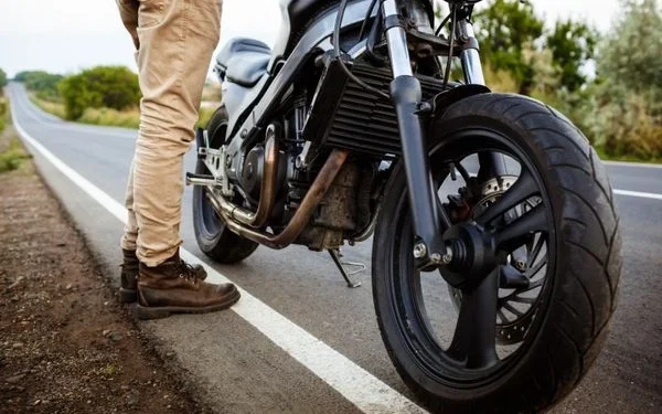 Projeto de lei pode punir brasileiros que têm moto barulhenta