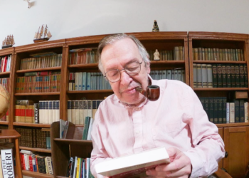 Enquanto Olavo de Carvalho deixou herança de imóveis no exterior, Caetano Veloso pediu a sua parte