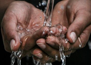 Pagamento da conta de água chegou ao fim no Brasil nesta cidade que recebe abastecimento natural