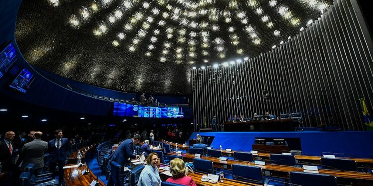 Jornada de trabalho de 36h ganha corpo e pode acontecer no Brasil