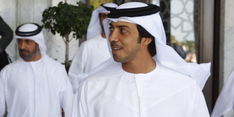 Sheik dono do Manchester City comprou posse de clube gigante do futebol brasileiro e prometeu R$ 1 bi de investimento