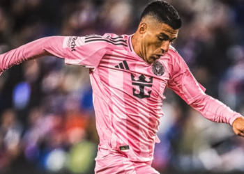 Jogador de futebol que trabalhava de flanelinha nas ruas alcançou renda de R$ 7 milhões por mês