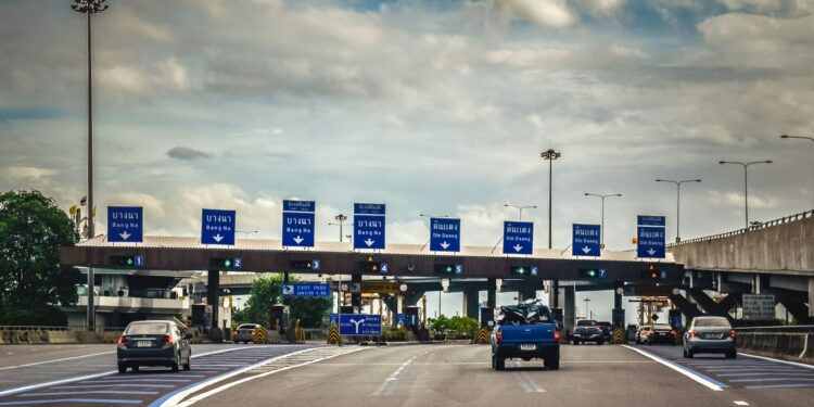 Valor dos pedágios vai disparar em 2026 e motoristas estão irritados neste país