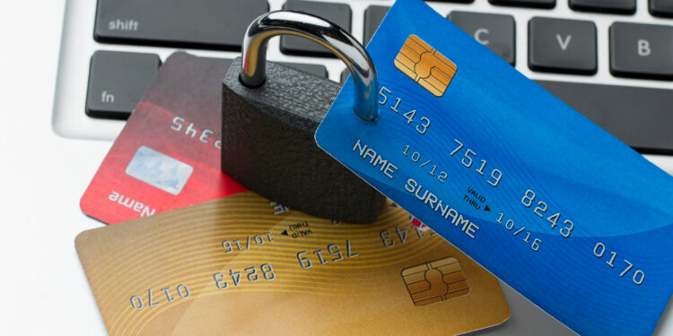 Cartões de créditos vão ser bloqueados pelo Governo por conta de dívidas em país do velho continente