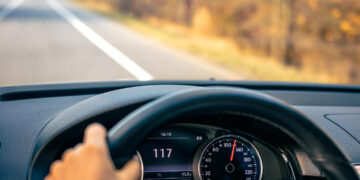 Limite máximo de velocidade nas estradas está definido em lei