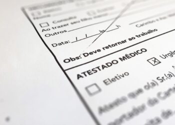 Lei aprovada permite trabalhadores assinarem o próprio atestado médico para faltar ao trabalho neste país