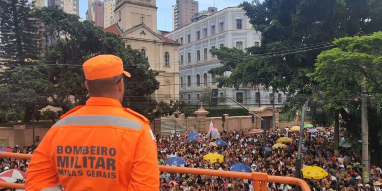 Brasileiros vão trabalhar no carnaval e não vão ganhar folga nessas profissões