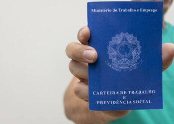 Lei aprovada muda férias dos trabalhadores no Brasil após aprovação na maior cidade do país
