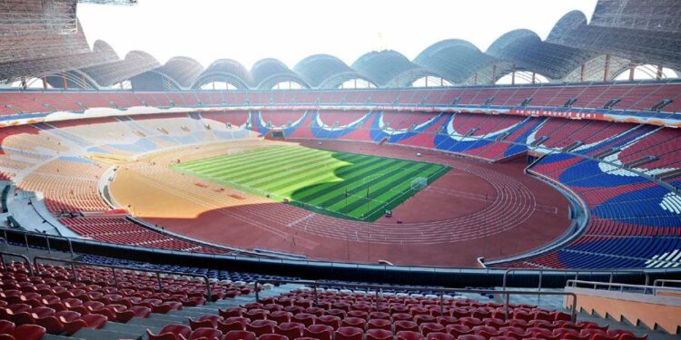 Maior estádio do mundo fica na Coreia do Norte e comporta 150 mil pessoas
