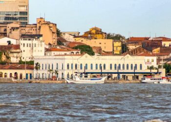 Franceses fundaram cidade no Brasil e deram aspecto de ambiente europeu