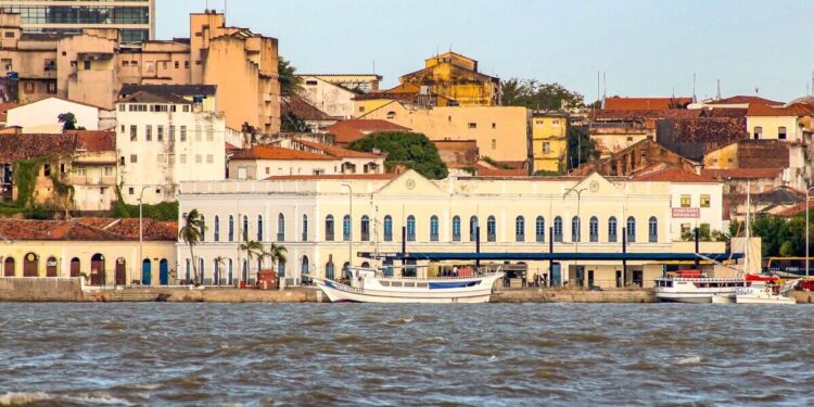 Franceses fundaram cidade no Brasil e deram aspecto de ambiente europeu