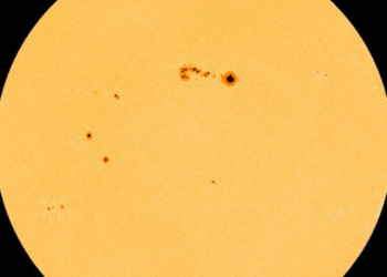 Curiosidade sobre a mancha que causou explosões gigantes no Sol
