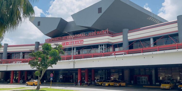 Comunicado geral informa que vai faltar combustível nos aviões e voos devem ser cancelados neste país