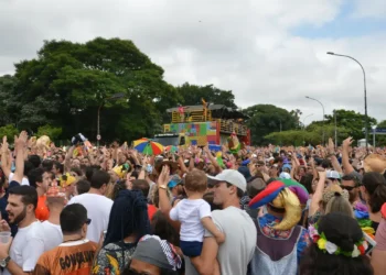 Posso faltar ao trabalho no Carnaval sem ser descontado?