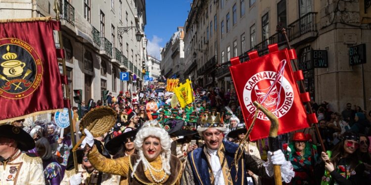 Carnaval foi cancelado após fenômeno climático e festa tradicional no Brasil não vai acontecer nesta cidade