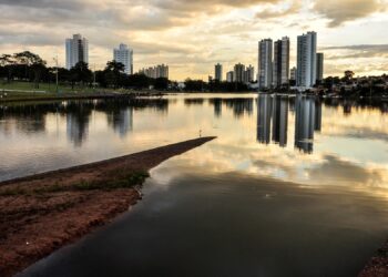 Cerca de 1 milhão de brasileiros decidiram levar a vida na Cidade Morena