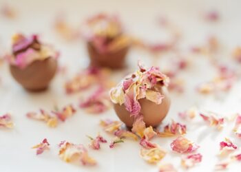 Confeiteira transforma negócio, produz 10 mil brigadeiros por dia e ultrapassa R$ 100 mil mensais