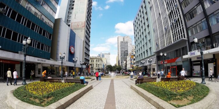 Capital mais gelada do Brasil é o maior exemplo de organização do país e cidade tem vida tranquila