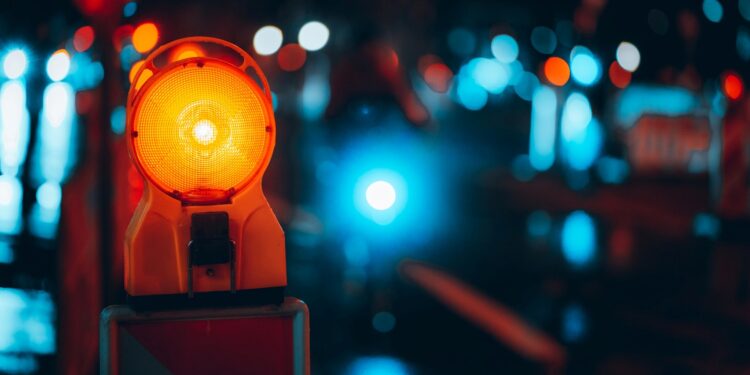 Estado de emergência força prefeitura a impor toque de recolher até o meio-dia nesta cidade dos EUA