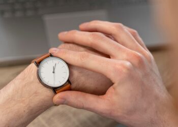 Horário de verão vai começar nas próximas semanas e relógios já podem ser programados neste país