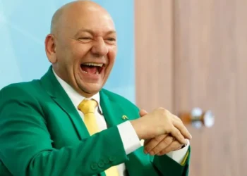 Eike Batista x dono da Havan