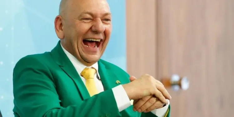 Eike Batista x dono da Havan