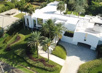 Mansão de apresentadora famosa entrou em leilão após decisão da Justiça e custa R$ 35 milhões