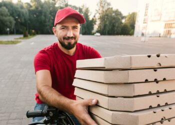 Motoboys vão ganhar abrigos para descanso com ar-condicionado em cidade do Brasil