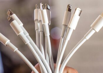 Nova regra é aplicada e Apple terá que pagar mais de R$ 100 mil por vender iPhone sem carregador