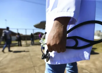 Médicos recém-formados no Brasil devem ser submetido a prova estilo OAB antes de começar a atender