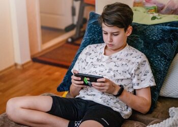 Lei encaminhada vai proibir acesso às redes sociais para menores de 16 anos neste país