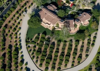 Famoso ator de Hollywood completou 81 anos com fortuna de R$ 260 milhões