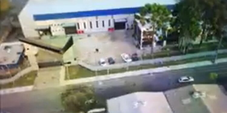 Com quase 70 anos, apresentador do SBT tem fortuna de R$ 1 bilhão e é dono da própria TV