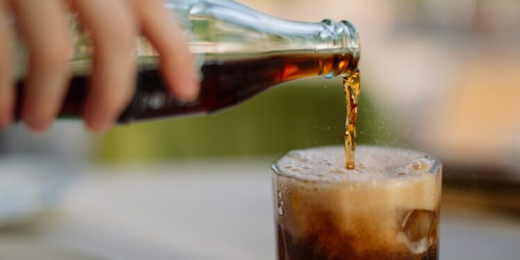 Refrigerante mais vendido no mundo prepara entrada no Brasil com investimento de R$ 30 bilhões