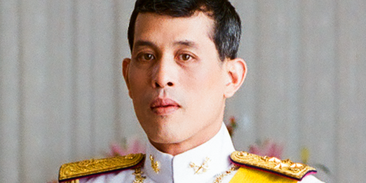 Enquanto Rei mais rico do mundo vive com R$ 238 bilhões, homem mais endinheirado do Brasil não vive com menos