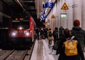 Trem capaz de alcançar 956 km/h promete ligar capitais em apenas 20 minutos neste país