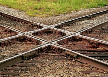 ‘Trem da Morte’ volta a operar com passageiros e custa R$ 200,00 para percorrer trecho de 600 km