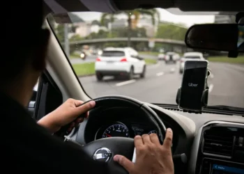 Nova lei aprovada muda regras e obrigações para Uber e 99Pop