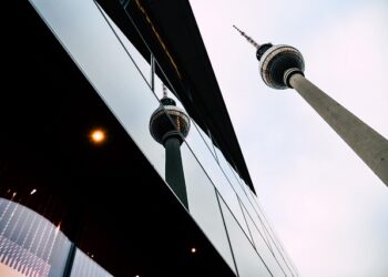 Emissora girante dos EUA abre negociações para ser o novo canal de notícias do Brasil